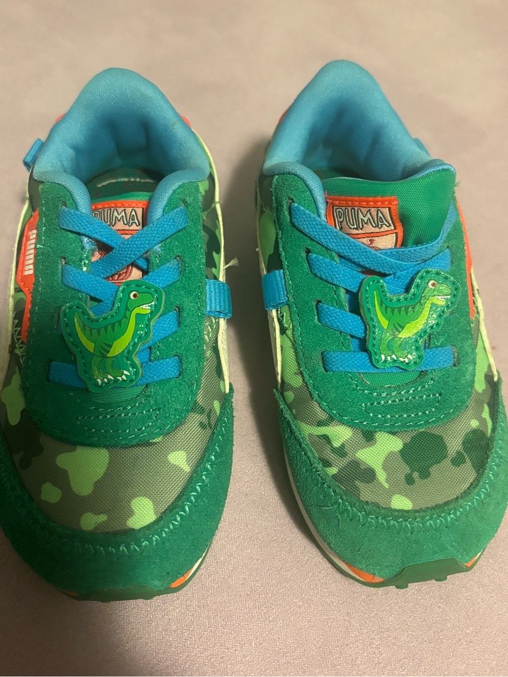 PUMA x CoComelon Toddler Sneakers Size 9C Green Camo Dinosaur JJ